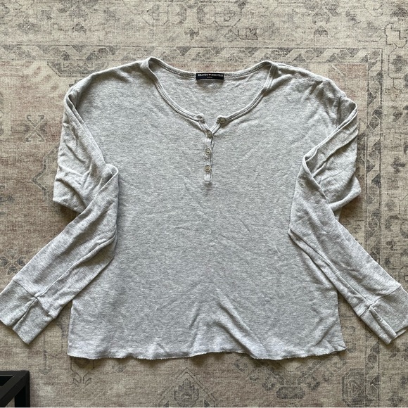 Brandy Melville Flannel Grey Top - Picture 3 of 4